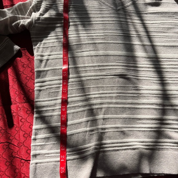 Chico’s Sweater, Lightweight Vee Neck Sweater- Size 2 NWT - Picture 6 of 9